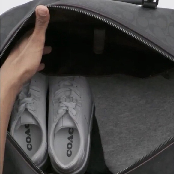 COACH DUFFLE VOYAGER BAG SHADOW SIGNATURE CANVAS - Picture 3 of 4